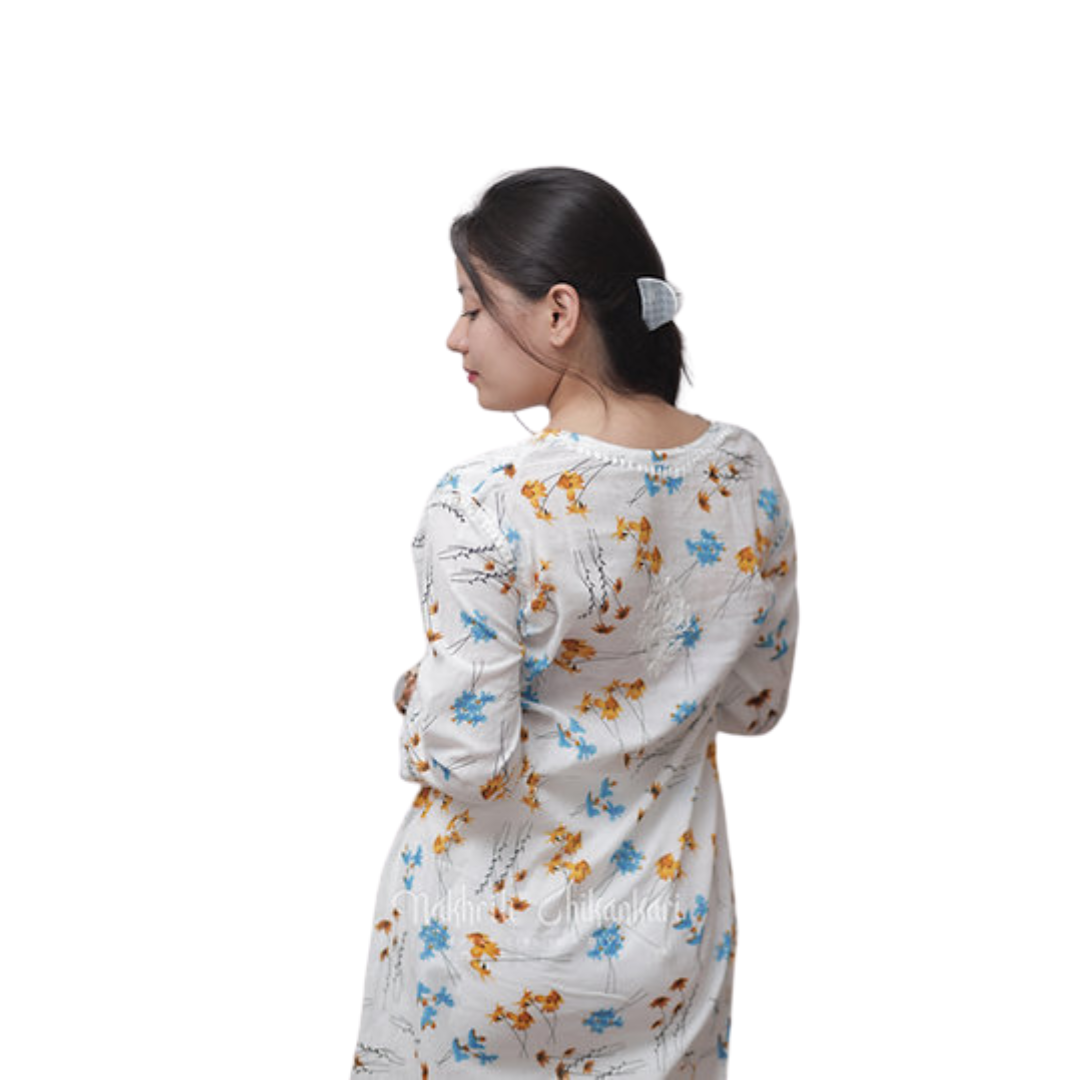 Riyaa chikan kurti By Nakhrili chikankari